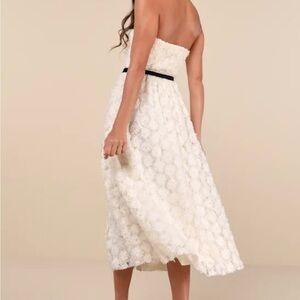 Lulu's Strapless Cream Floral Dress